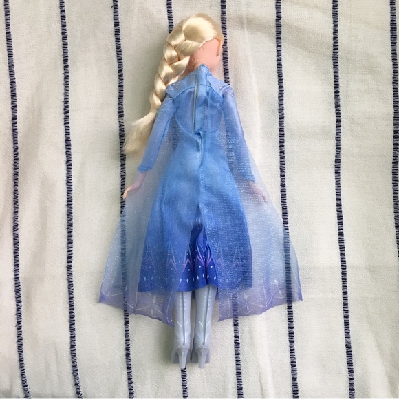 ❄️ New w/o Box “Frozen II” Elsa Doll by Hasbro ❄️ - Picture 4 of 9